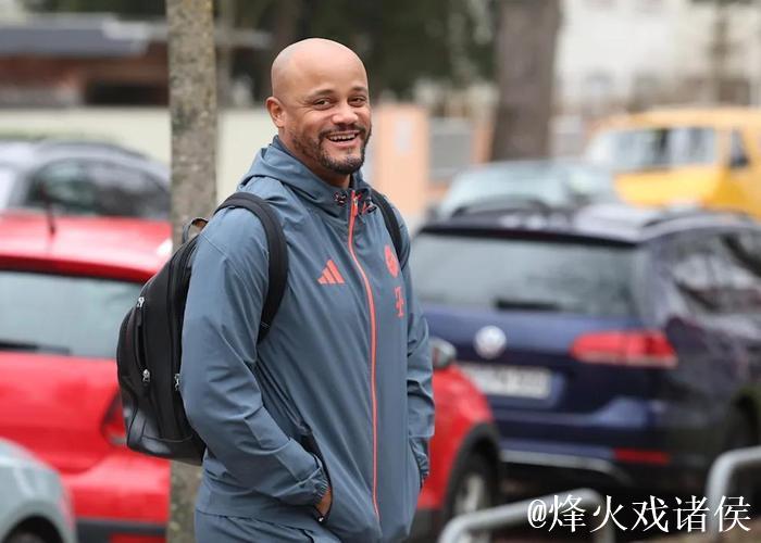 图片报:戴维斯即将复出,穆西亚拉预计明年初回 图片报:戴维斯即将复出,穆西亚拉预计明年初回